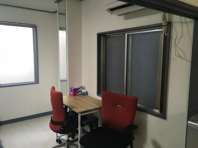 2F female and lover of man and woman only room in Ueno