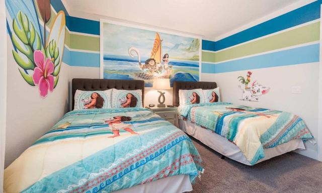 Wonderful 5 Bdrm Villa with Pool Slide at Encore