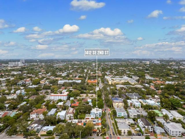 4-Bed + Den with pool in Las Olas Ft Lauderdale