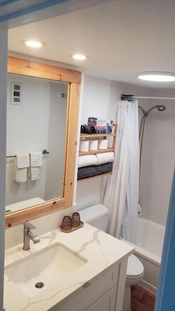 Trendy Studio in the Heart of Honolulu - 21F