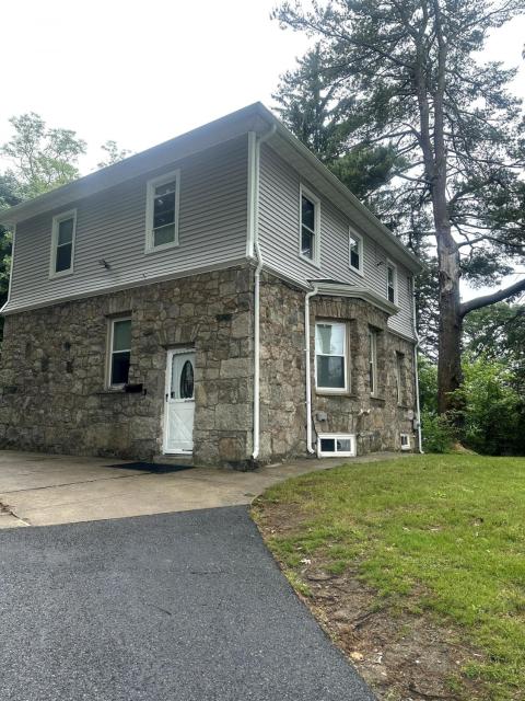 1 Ridgeway Avenue