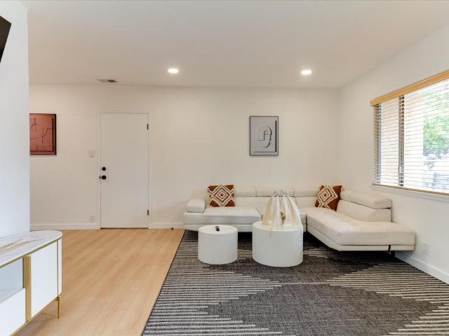Modern 4 bedroom in San Fernando