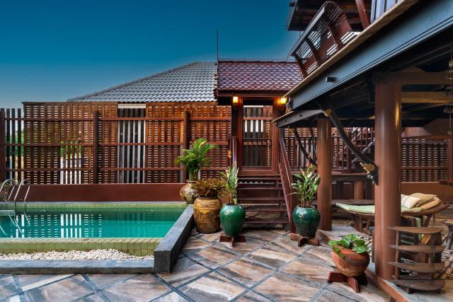 Authentic Thai Villa with Open-Air Living & Pool-Central-Huahin