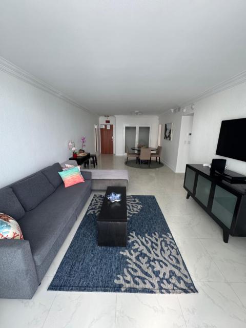 1 bedroom with amazing ocean view