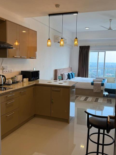 Beachside apartment with Rooftop pool & sea view at Ocean Breeze Negombo-Alandra