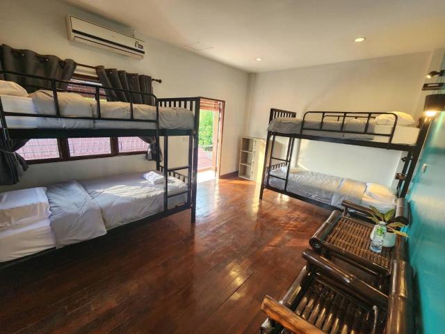 Blue Moon House - A budget hostel for easy travellers