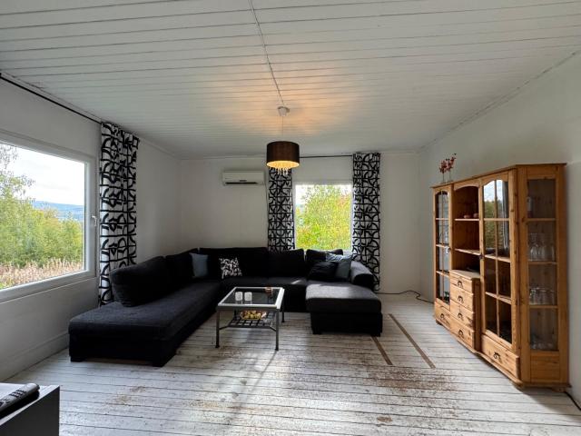 Charmig villa med 3 sovrum i Ljungaverk