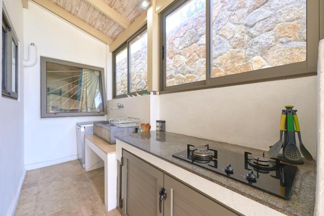 Villa LAGON Bleu, waterfront, private pool, 4 bedrooms en-suite
