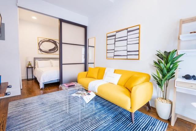 69-5C Festive Comfort Brand New 1BR Lower East Side Christmas Ready