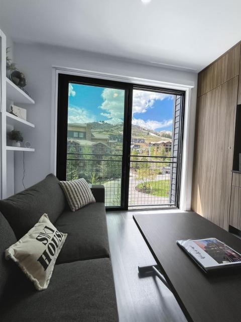 Slope Side Studio In The Heart of Canyons Village with Heated Pool & Hot Tub!