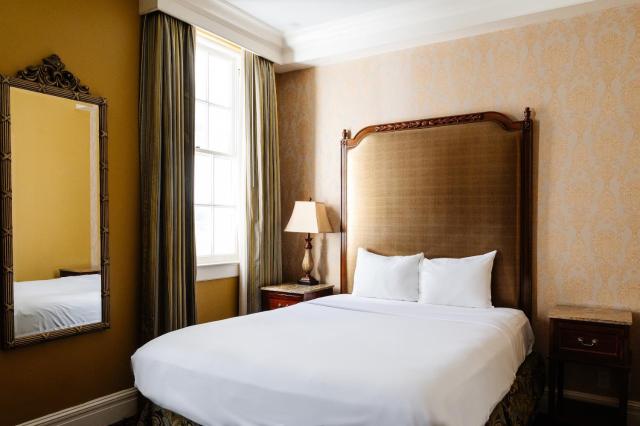 The Lafayette New Orleans by Kasa Living