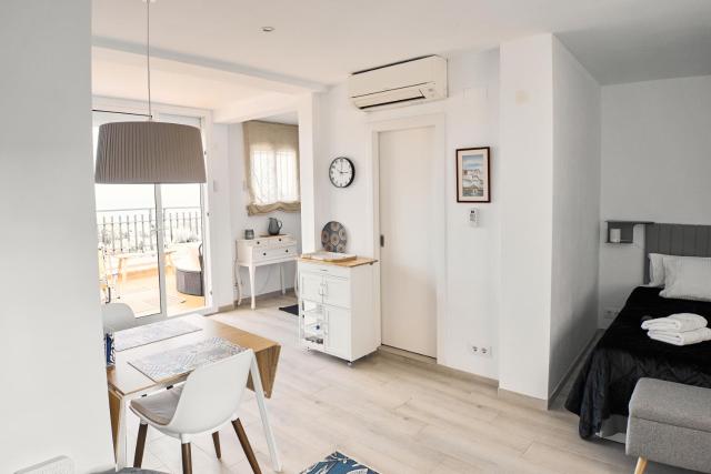 Beachfront Studio, Sea Views, Rooftop Terrace, Playa de Aro