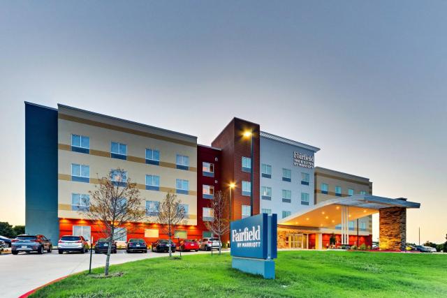Fairfield Inn & Suites by Marriott Dallas Love Field