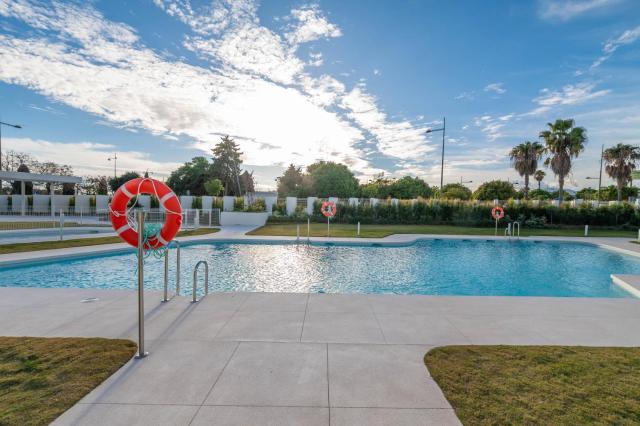 Newly Built 3 BDRM Luxury Apt Close to the Beach