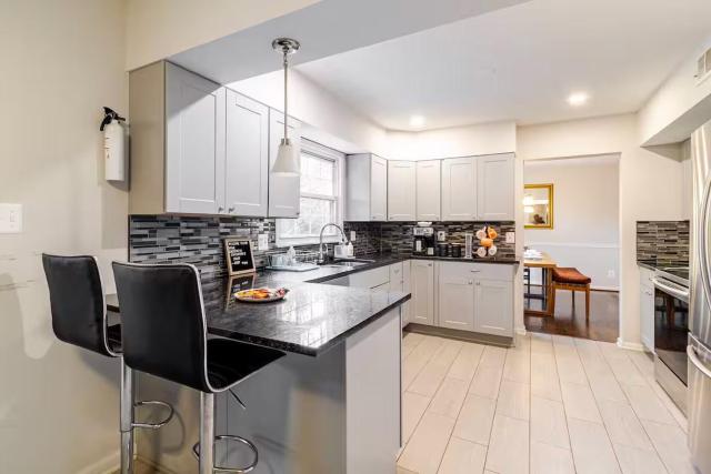 6 Bed room Home Nat'l Hrbr DC