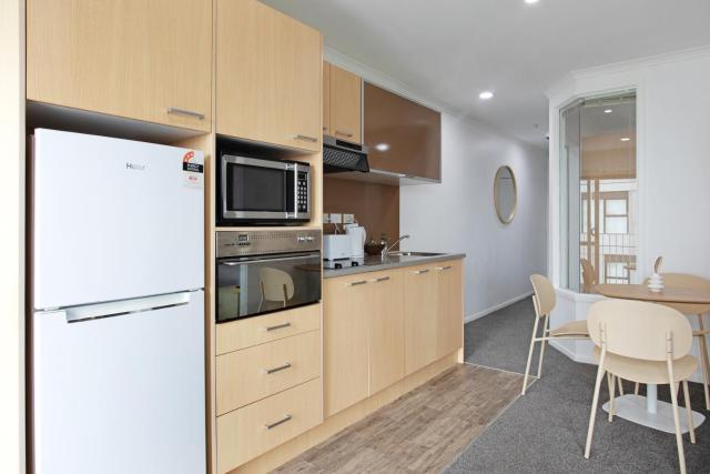 City Verve 2BR Apt with City Views and Wi-Fi