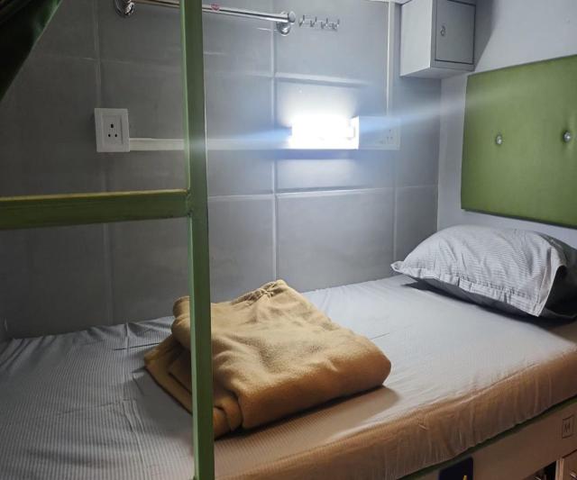 Fathima Dormitory Andheri East Subway