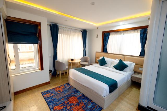 SRK Service Apartment And Hotel