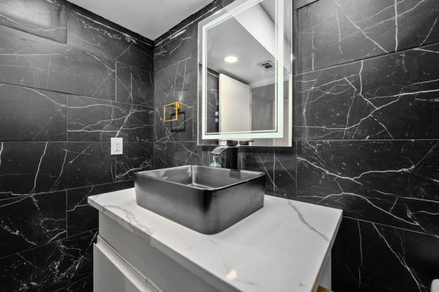Modern Comfort Retreat with King Bed & Free Park