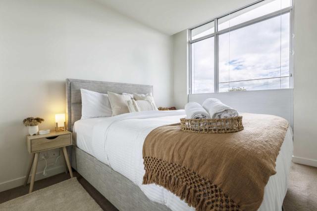 Bright Stay Near Beach With Parking