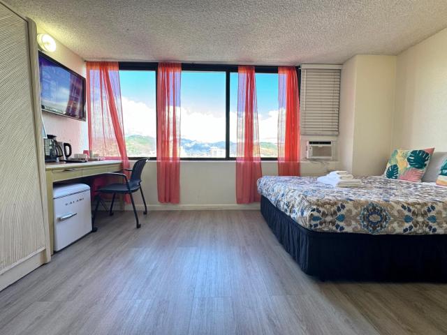 Waikiki Canal Family Room 6person