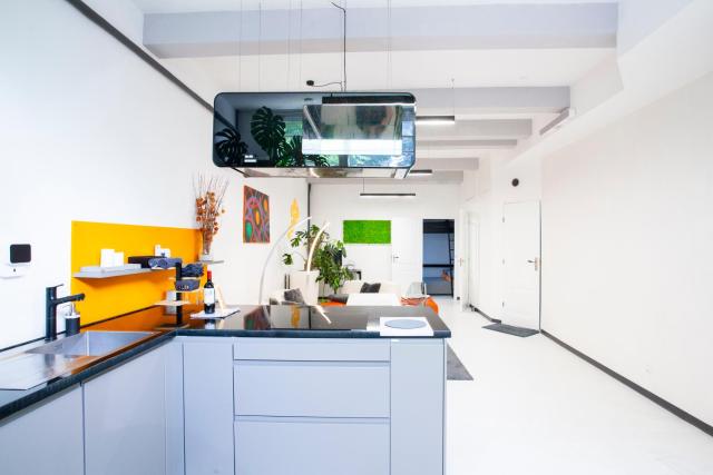 Modern Central Leiden Family Apt - Sleeps 6 and Baby