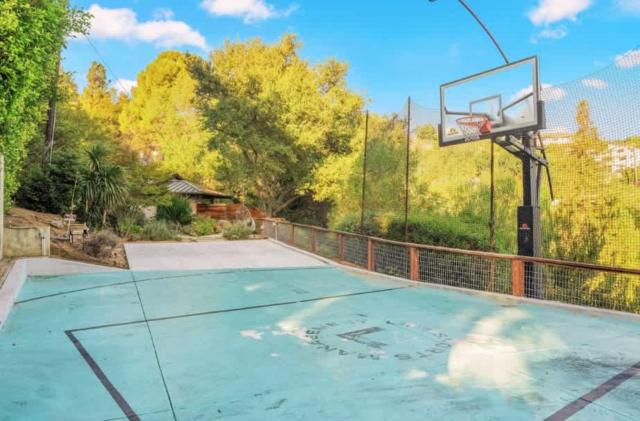 Cozy Oasis in Oakley with Basketball court pool