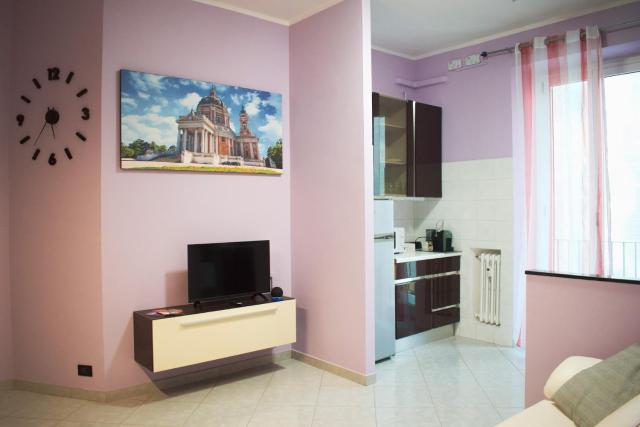 Ampio e luminoso appartamento 80 mq con Wi-Fi fibra vicino Parco Valentino, Ospedali e Inalpi Arena