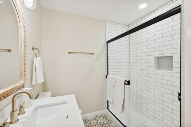 Charming & Stylish Tempe Studio