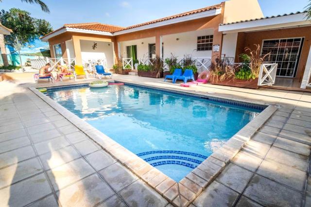 Botanical Apartment Central Boho style 2 pools