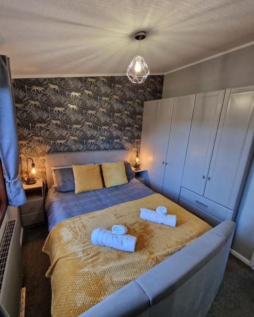 4 Bed Luxury Lodge with Hot tub near Lake District