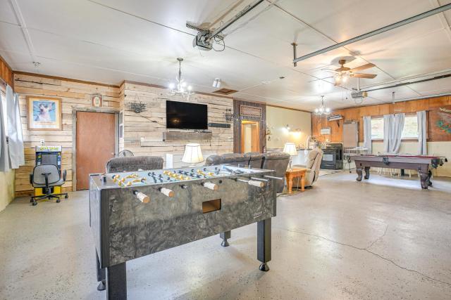Quaint Zanesville Home w/ Game Room & Yard!