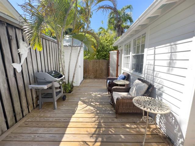 Orange Blossom Suite Conch Republic Cottage