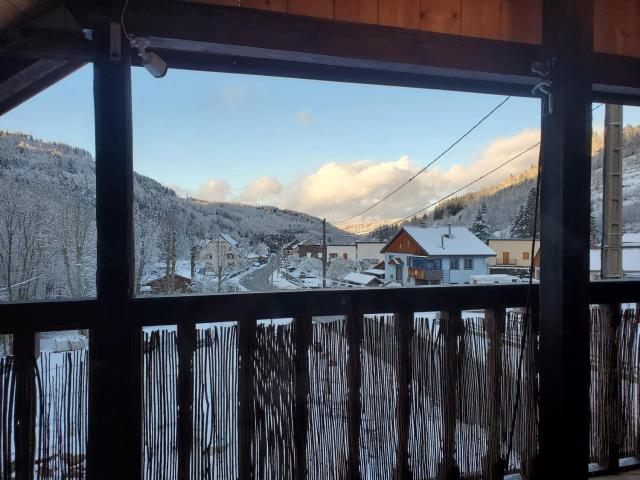 CHEZ ESTER