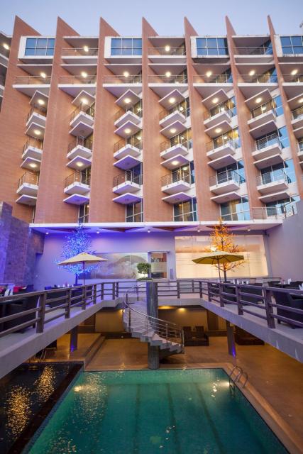 Long Beach Hotel