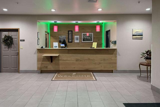 Country Inn & Suites by Radisson, Elgin, IL