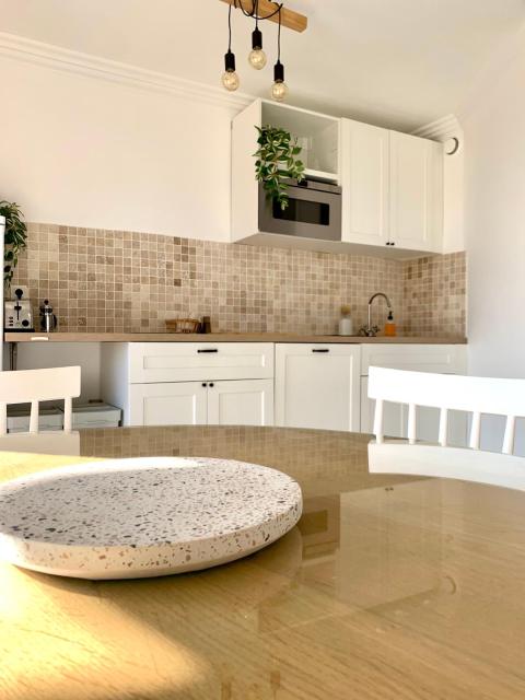 Cozy Beachside Apartment in Cros de Cagnes - Luna