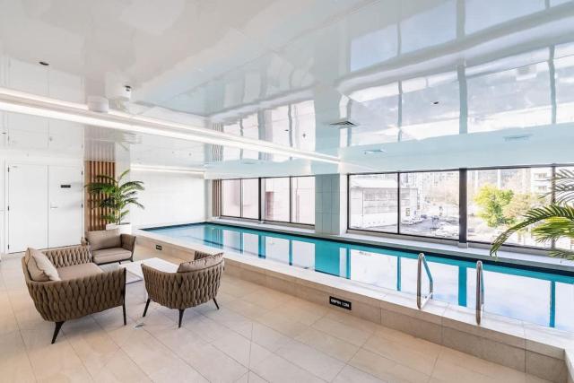 City Center Cozy 1B Studio vs Pool Gym Sauna