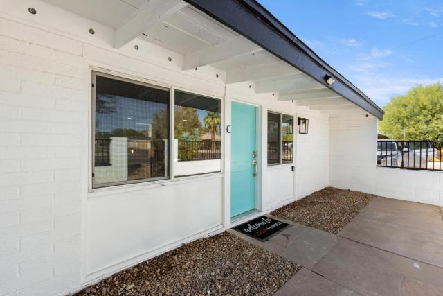Brand New Home w Parking Blocks from Oldtown- 3C