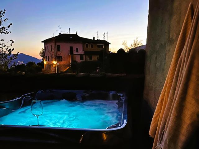 La Rungia - Private Jacuzzi, Free Parking & EV Wallbox