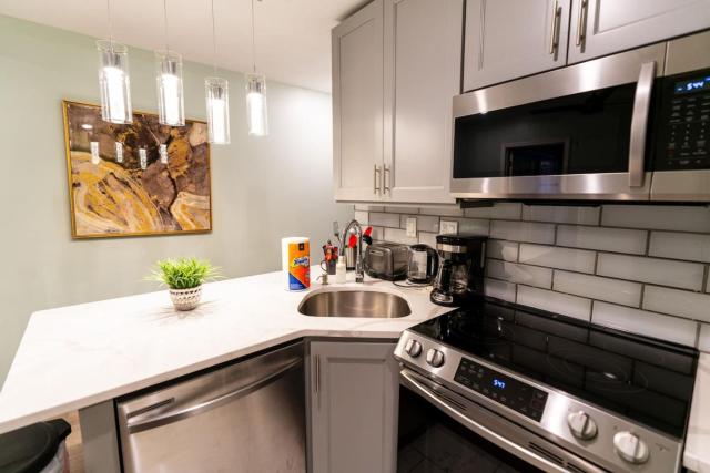 Rittenhouse Square nearby Kimmel Center 1BD