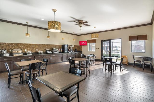 Red Roof Inn & Suites Sulphur Springs