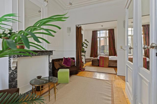 Le Papillon Antwerp Suite 3