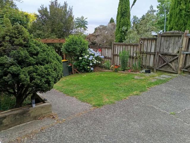 Cosy and Budget room in a vintage house located at Northshore, Auckland