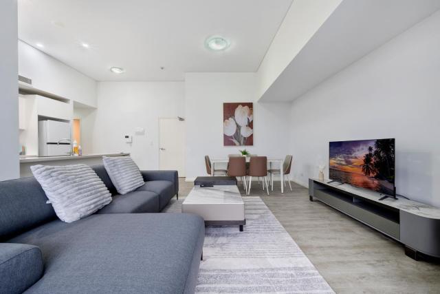 Chic 3BR Home with Parking Convenient to City