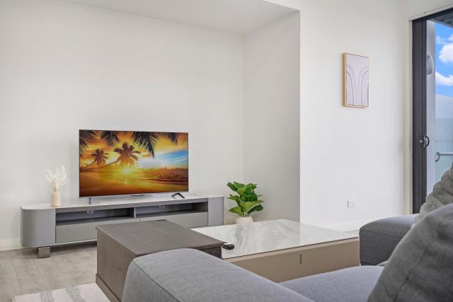 Chic 3BR Home with Parking Convenient to City