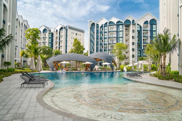 Title Halo I love Asia Naiyang Pool Gym