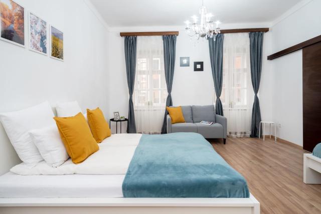 Vaci street Centre Modern APT With 3BRS AC