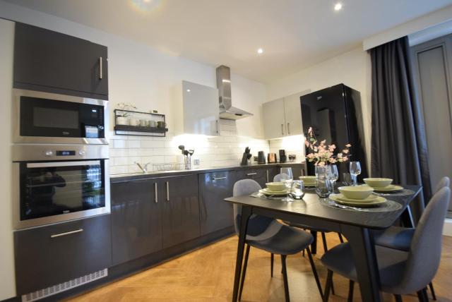 Suite Life 2-Bed 1-Bath in New Cross