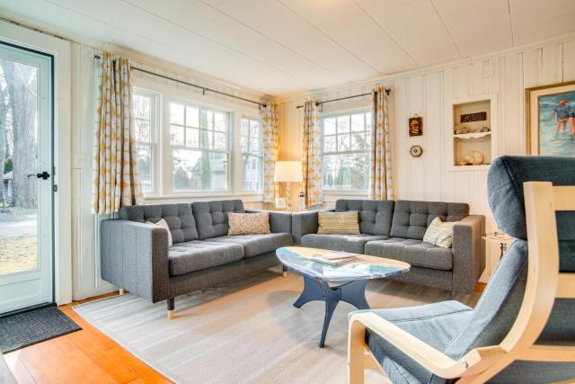 Walk to Monument Beach: Cape Cod Cottage w/ Grill